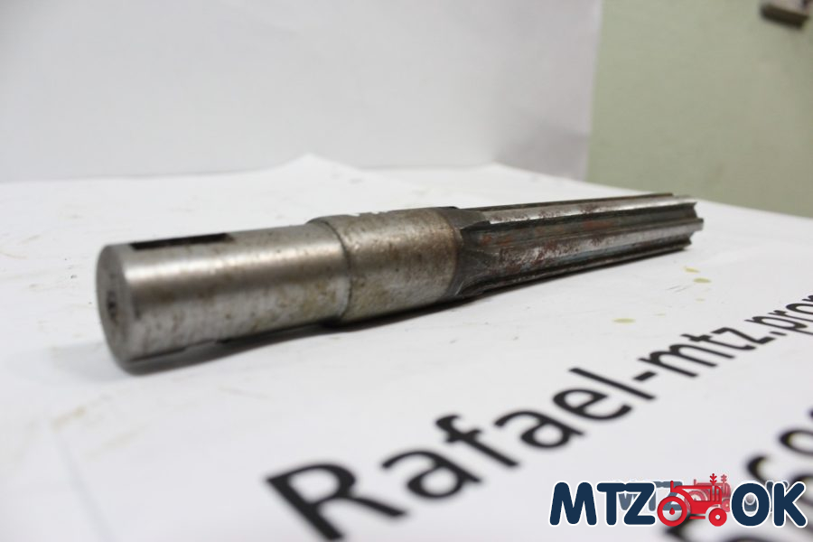 Вал рулевого управления МТЗ (пр-во ДК) 80-3401072 Вал рулевого управления МТЗ (пр-во ДК) 80-3401072