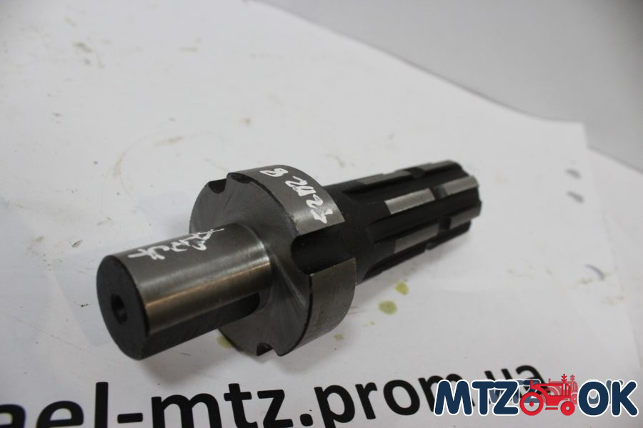 Хвостовик ВОМ старого образца. 8-мь шлицов 70-4202019 (пр-во ДК) Хвостовик ВОМ старого образца. 8-мь шлицов 70-4202019 (пр-во ДК)