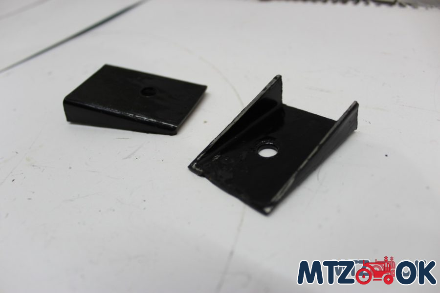 Кронштейн фары рабочей (приварной) (собств. пр-во) Кронштейн фары рабочей (приварной) (собств. пр-во)