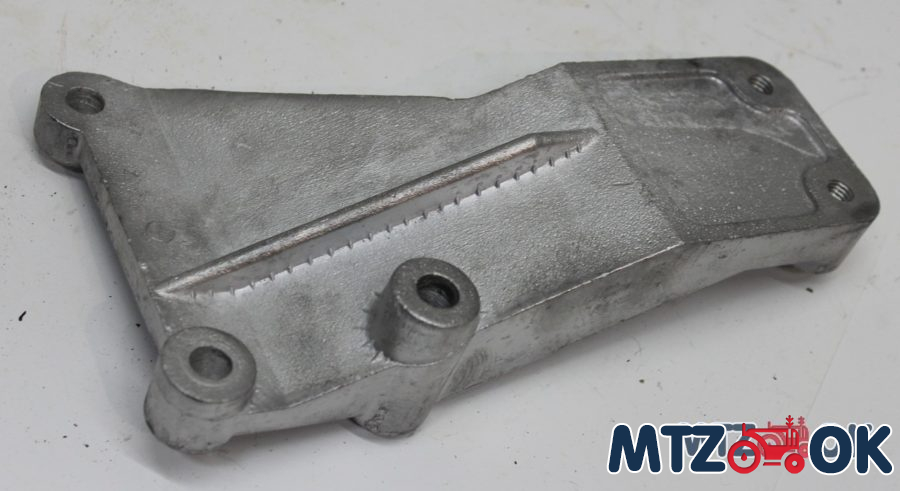 Кронштейн крепления топливного фильтра тонкой очистки (стальной)245-1117091-БС Кронштейн крепления топливного фильтра тонкой очистки (стальной)245-1117091-БС