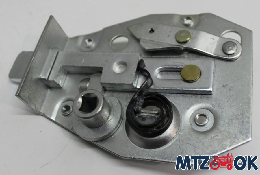 Замок двери МТЗ МК левый (пр-во ДК) 70-6708120 Замок двери МТЗ МК левый (пр-во ДК) 70-6708120