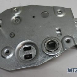 Замок двери МТЗ МК левый (пр-во ДК) 70-6708120 Замок двери МТЗ МК левый (пр-во ДК) 70-6708120