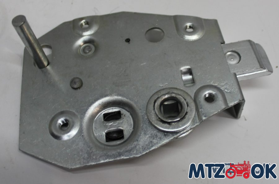 Замок двери МТЗ МК левый (пр-во ДК) 70-6708120 Замок двери МТЗ МК левый (пр-во ДК) 70-6708120