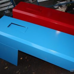 Капот МТЗ окрашенный синий/красный (собств. пр-во) 80-8402020-01 Капот МТЗ окрашенный синий/красный (собств. пр-во) 80-8402020-01