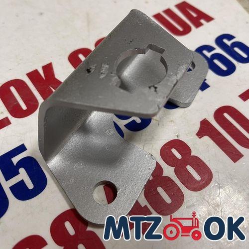 Накладка обшивки кабины задняя часть н/о 80-6700205 Накладка обшивки кабины задняя часть н/о 80-6700205