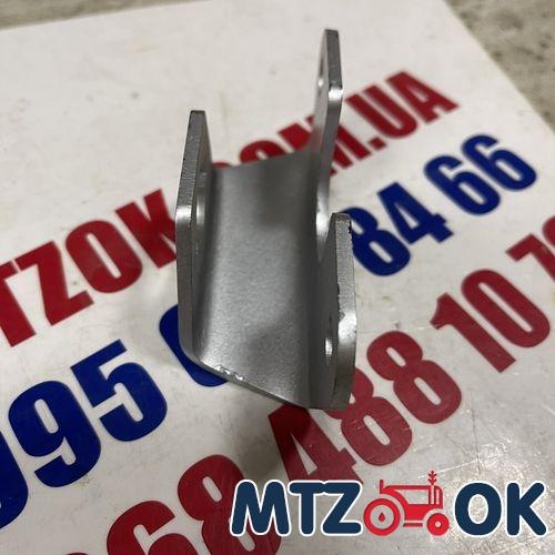 Накладка обшивки кабины задняя часть н/о 80-6700205 Накладка обшивки кабины задняя часть н/о 80-6700205