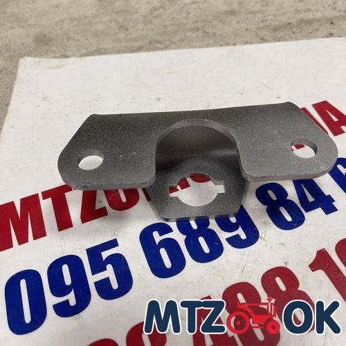 Накладка обшивки кабины задняя часть н/о 80-6700205 Накладка обшивки кабины задняя часть н/о 80-6700205