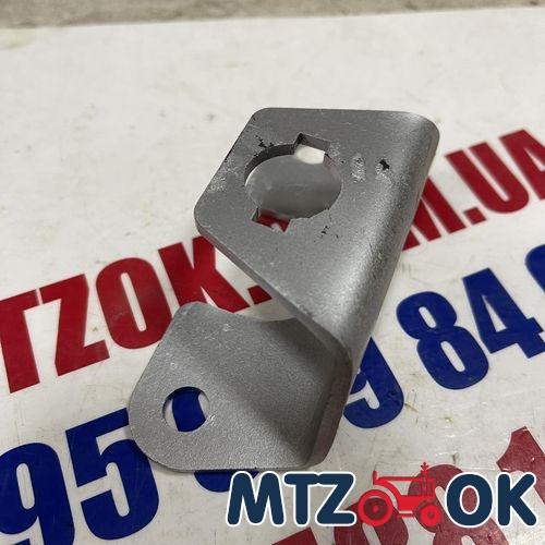 Накладка обшивки кабины задняя часть н/о 80-6700205 Накладка обшивки кабины задняя часть н/о 80-6700205