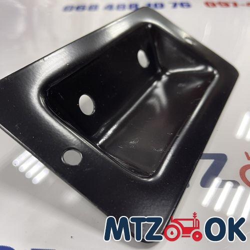 Накладка обшивки кабины задняя часть н/о 80-6700205 Накладка обшивки кабины задняя часть н/о 80-6700205