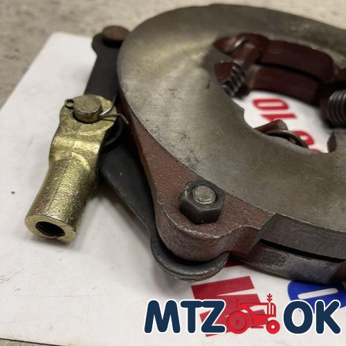 Накладка обшивки кабины задняя часть н/о 80-6700205 Накладка обшивки кабины задняя часть н/о 80-6700205