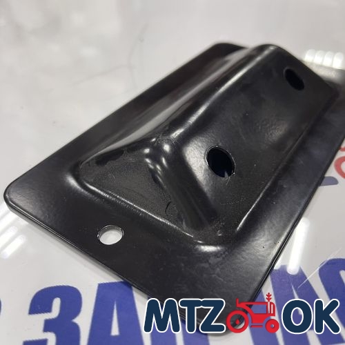 Накладка обшивки кабины задняя часть н/о 80-6700205 Накладка обшивки кабины задняя часть н/о 80-6700205