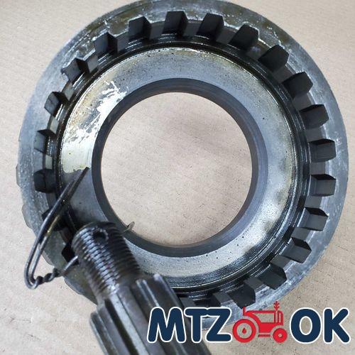 Накладка обшивки кабины задняя часть н/о 80-6700205 Накладка обшивки кабины задняя часть н/о 80-6700205