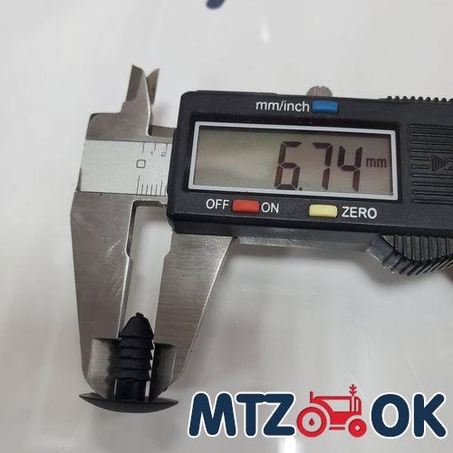 Накладка обшивки кабины задняя часть н/о 80-6700205 Накладка обшивки кабины задняя часть н/о 80-6700205