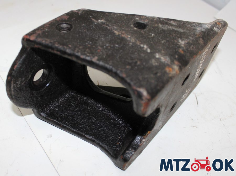 Кронштейн кабины левый (пр-во БЗТДиА) 80-6700031-Б Кронштейн кабины левый (пр-во БЗТДиА) 80-6700031-Б