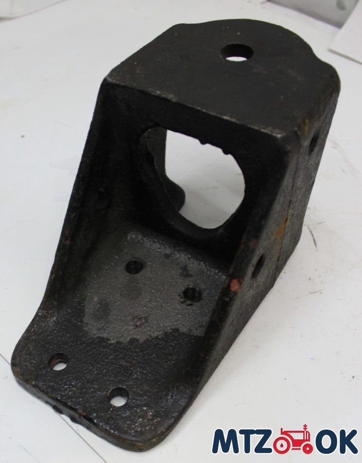 Кронштейн кабины правый (пр-во БЗТДиА) 80-6700031-Б-01 Кронштейн кабины правый (пр-во БЗТДиА) 80-6700031-Б-01