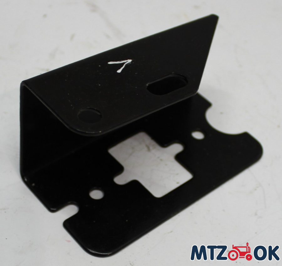 Кронштейн фонаря переднего левый МТЗ УК н/о 85-3712041-01 Кронштейн фонаря переднего левый МТЗ УК н/о 85-3712041-01