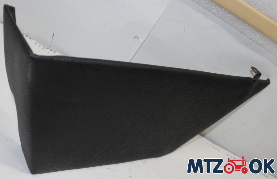 Накладка крышки пульта кабины нового образца 85-6700040-Б Накладка крышки пульта кабины нового образца 85-6700040-Б