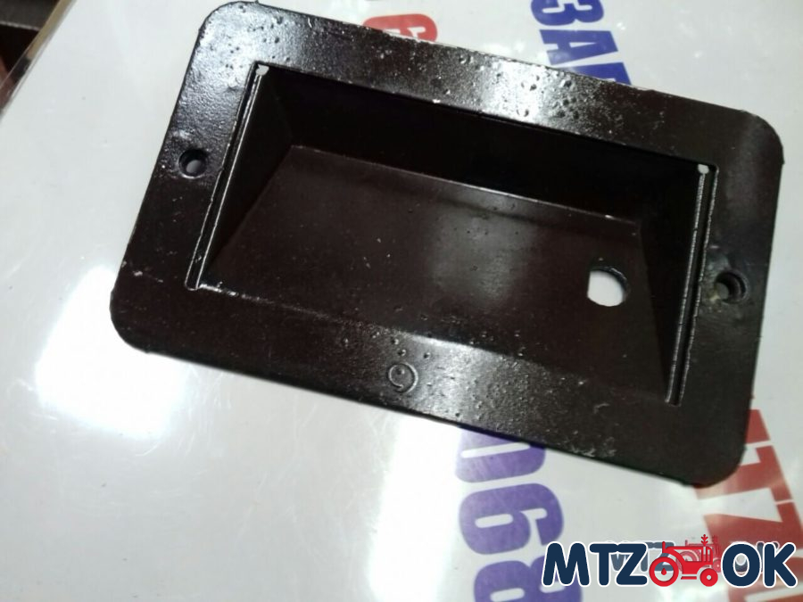 Щиток кнопки аварийной остановки двигателя МТЗ (пр-во Украина) 80-1024211 Щиток кнопки аварийной остановки двигателя МТЗ (пр-во Украина) 80-1024211