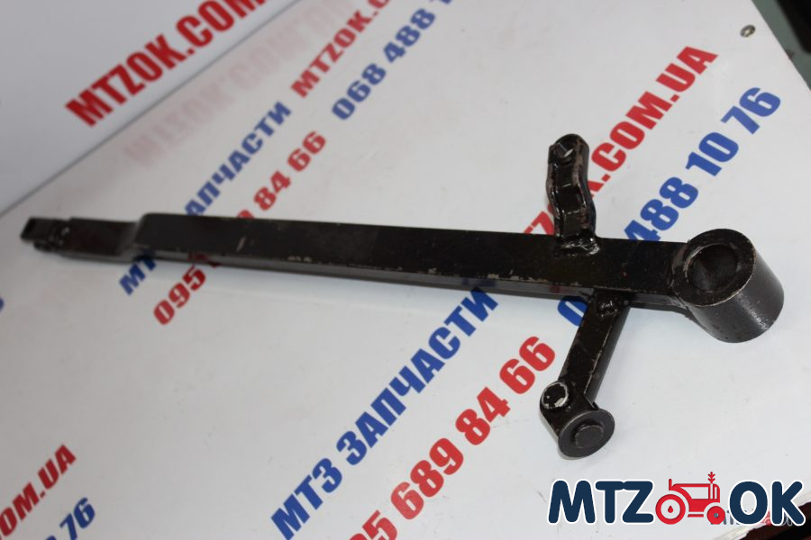 Рычаг педали сцепления МТЗ УК 80.900 (пр-во МТЗ) 80-1602020-Б1 Рычаг педали сцепления МТЗ УК 80.900 (пр-во МТЗ) 80-1602020-Б1