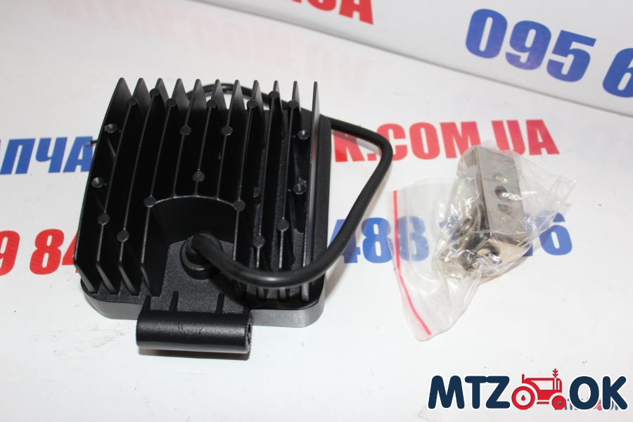 Фара LED квадратна 48W, 16 ламп (110х164мм) широкий луч, 10-30V, 6000К(55мм) ФЛ-013 Фара LED квадратна 48W, 16 ламп (110х164мм) широкий луч, 10-30V, 6000К(55мм) ФЛ-013