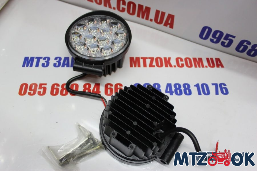 Фара LED круглая 42W, 14 ламп (116х137,5мм) 12/24В (пр-во ДК) DK B2-42W-B FL Фара LED круглая 42W, 14 ламп (116х137,5мм) 12/24В (пр-во ДК) DK B2-42W-B FL