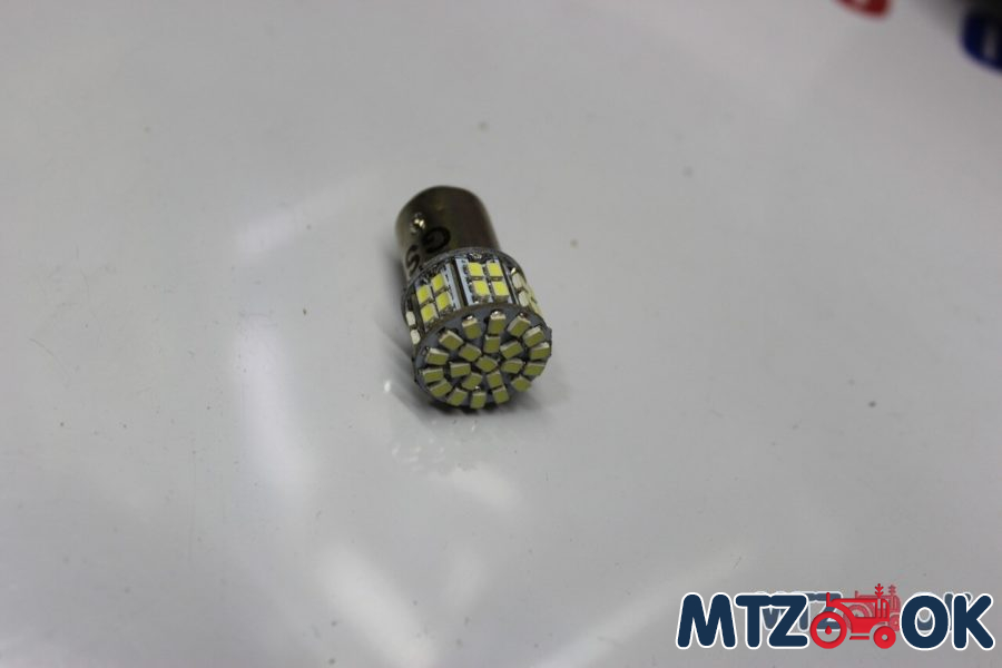 Лампа LED двухконтактная указателей поворотов и стоп-сигналов Лампа LED двухконтактная указателей поворотов и стоп-сигналов