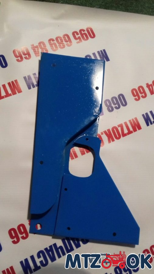 Обшивка торпеды МТЗ УК с/о правая в сборе 80П-6700126/80П-6700131 Обшивка торпеды МТЗ УК с/о правая в сборе 80П-6700126/80П-6700131