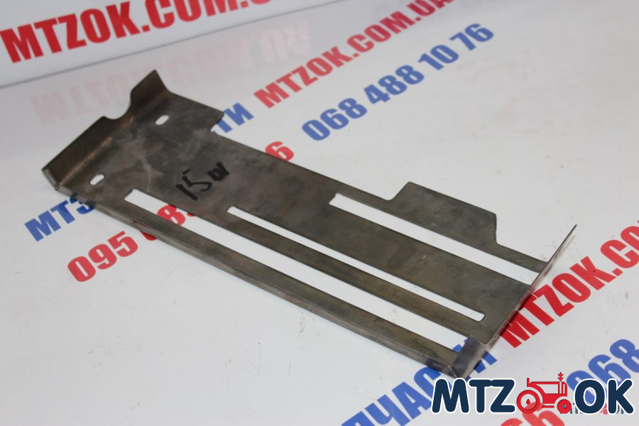 Крышка пульта кабины с/о 80П-6700036-Б Крышка пульта кабины с/о 80П-6700036-Б