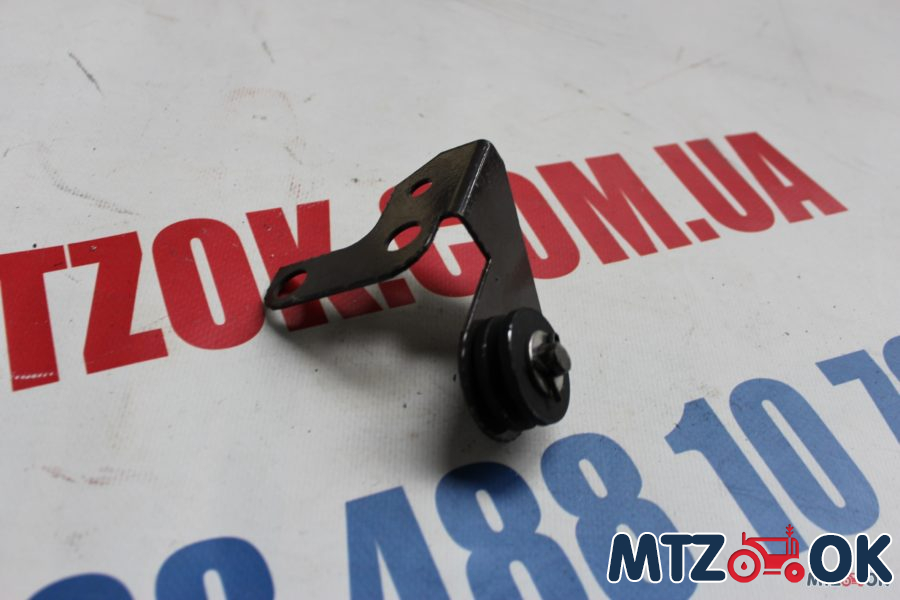 Кронштейн троса крана блокировки на ГУР Кронштейн троса крана блокировки на ГУР