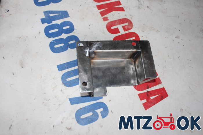 Пол кабины МТЗ МК крышка датчика нейтрального хода Пол кабины МТЗ МК крышка датчика нейтрального хода