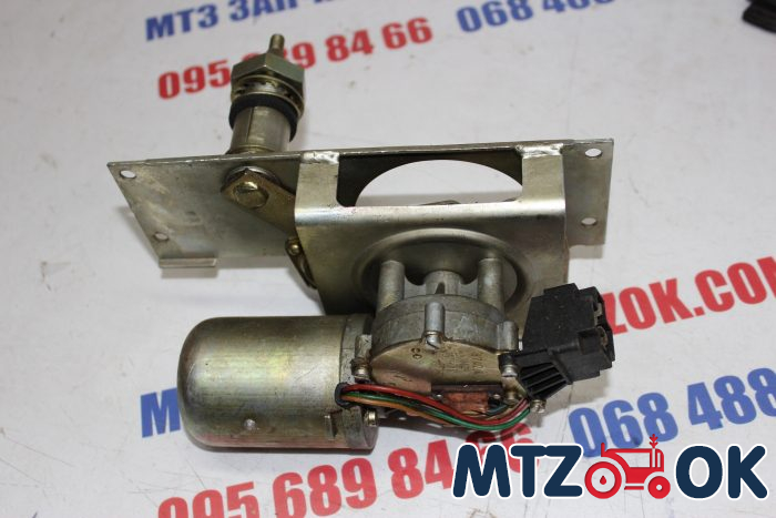 Моторедуктор стеклоочист. универс.кабины (192.090.010) (пр-во Беларусь) Моторедуктор стеклоочист. универс.кабины (192.090.010) (пр-во Беларусь)