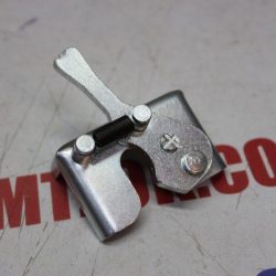 Замок капота нижний левый 90-8402410 Замок капота нижний левый 90-8402410
