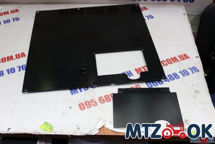 Крышка пола МТЗ под сидение 80-6702190-Б Крышка пола МТЗ под сидение 80-6702190-Б