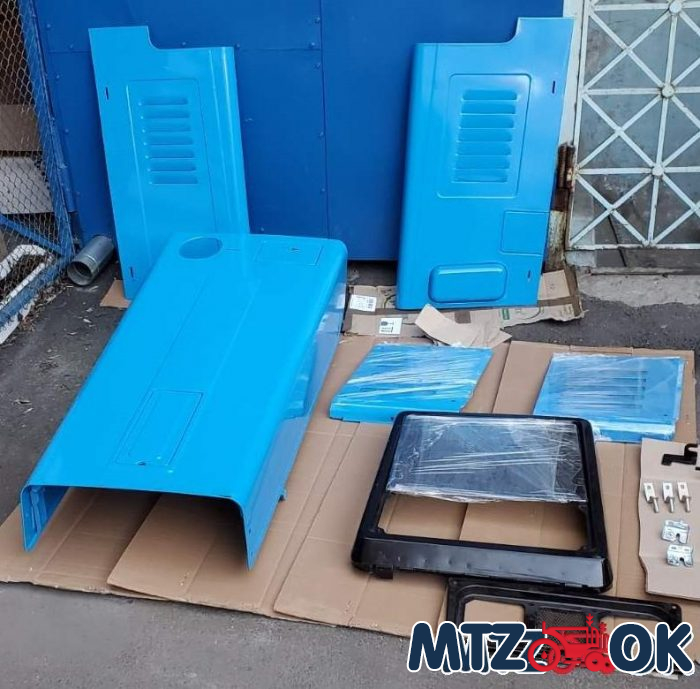 Капот МТЗ 892 в сборе (пр-во МТЗ) 90-8402020 Капот МТЗ 892 в сборе (пр-во МТЗ) 90-8402020