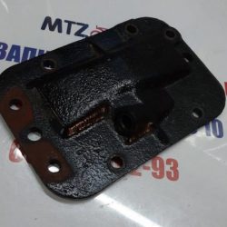 Крышка КПП левая (пр-во МТЗ) 70-1701454-А2 Крышка КПП левая (пр-во МТЗ) 70-1701454-А2
