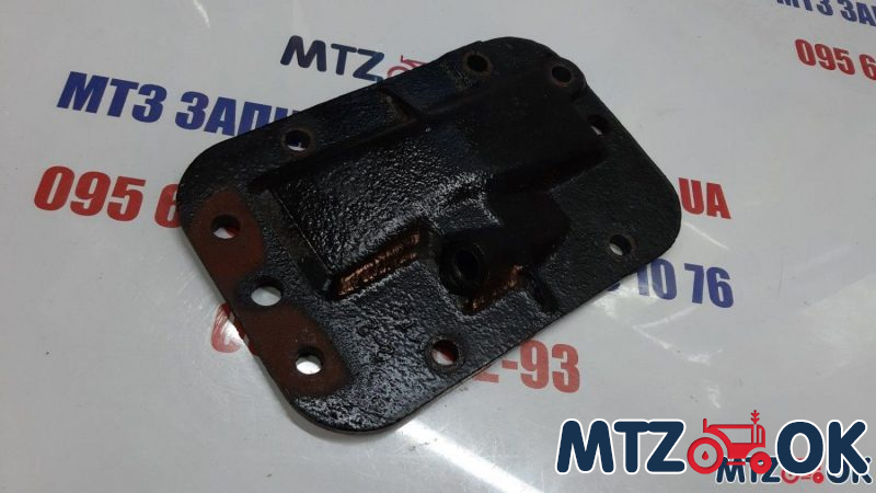 Крышка КПП левая (пр-во МТЗ) 70-1701454-А2 Крышка КПП левая (пр-во МТЗ) 70-1701454-А2