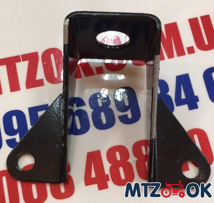 Кронштейн 920-3711011 для установки поворотных кронштейнов фонаря переднего МТЗ Кронштейн 920-3711011 для установки поворотных кронштейнов фонаря переднего МТЗ