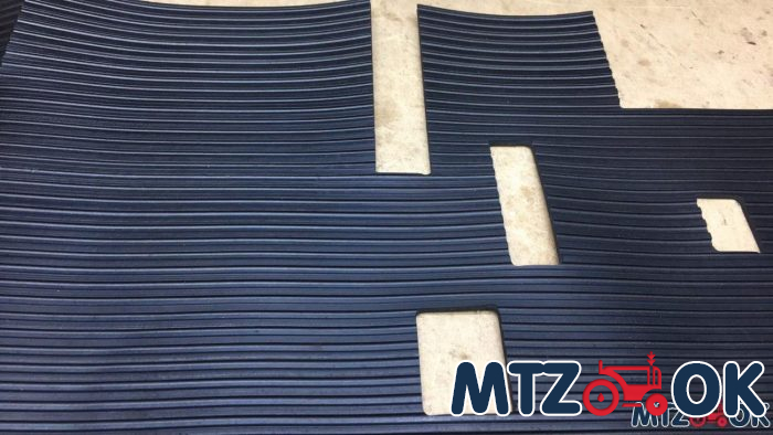 Коврик пола кабины Т-40 (Т25-6702025-В4) 4020 Коврик пола кабины Т-40 (Т25-6702025-В4) 4020