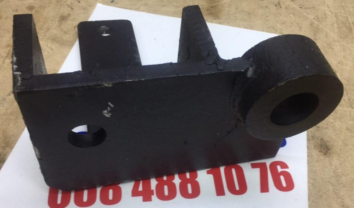 Кронштейн крепления МТЗ-82 ЦС 1-но сторон. на мост с/о, под ось качания на 1отверст Кронштейн крепления МТЗ-82 ЦС 1-но сторон. на мост с/о, под ось качания на 1отверст