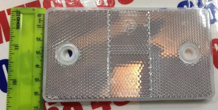 Катафот прямоугольный с отверстиями широкий (белый) 12,5х7см (пр-во Украина) Катафот прямоугольный с отверстиями широкий (белый) 12,5х7см (пр-во Украина)