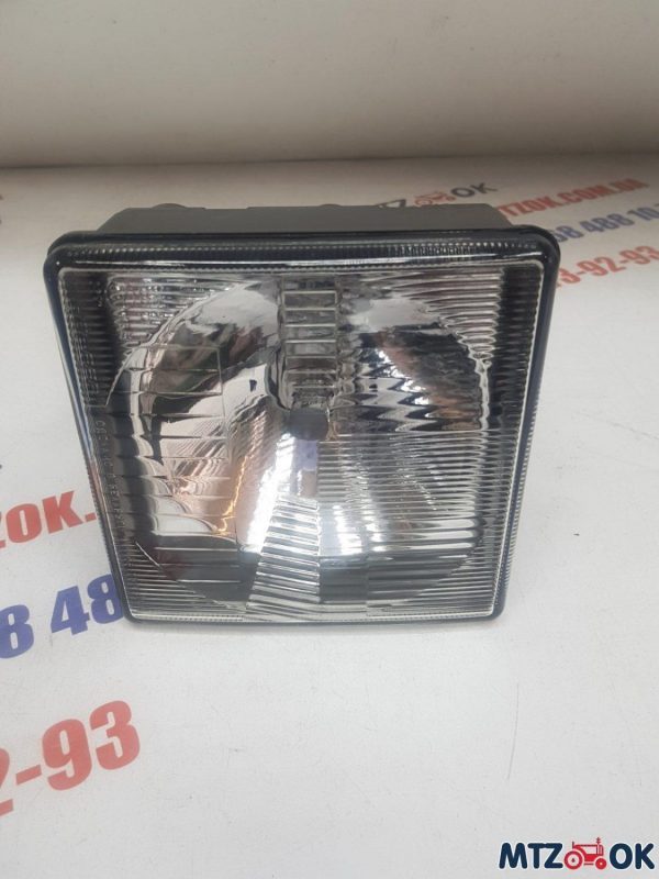 Фара МТЗ передняя квадратная с ламп. в пластм. корпусе 12В (пр-во Беларусь) ФГ-308 Фара МТЗ передняя квадратная с ламп. в пластм. корпусе 12В (пр-во Беларусь) ФГ-308