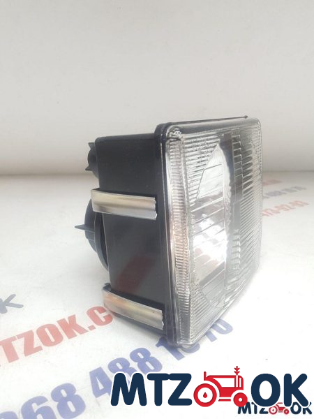 Фара МТЗ передняя квадратная с ламп. в пластм. корпусе 12В (пр-во Беларусь) ФГ-308 Фара МТЗ передняя квадратная с ламп. в пластм. корпусе 12В (пр-во Беларусь) ФГ-308