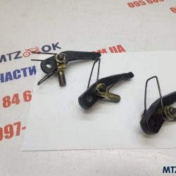 Рычаг оттяж. сцепл. с вилкой (лапка корзины) МТЗ н/о в сборе 3шт.(пр-во МТЗ)85-1601095 Рычаг оттяж. сцепл. с вилкой (лапка корзины) МТЗ н/о в сборе 3шт.(пр-во МТЗ)85-1601095