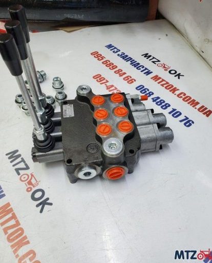 Гидрораспределитель 3Р80+2Л12 (2 плавающие секции) со штуцерами (Badestnost) Гидрораспределитель 3Р80+2Л12 (2 плавающие секции) со штуцерами (Badestnost)