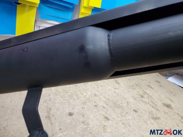 Глушитель МТЗ 80, 82 прямоток со стронгером (накладка черная), толщина 1,5мм Глушитель МТЗ 80, 82 прямоток со стронгером (накладка черная), толщина 1,5мм