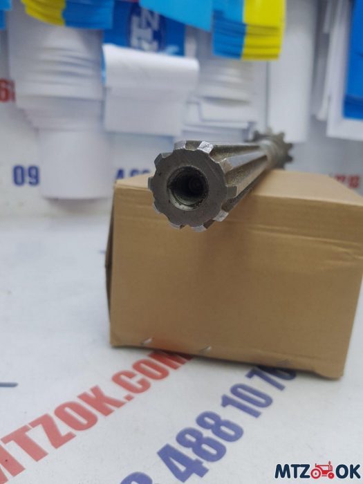 Полуось моста передн. МТЗ (длин.шлиц.) (пр-во МТЗ) 52-2308065 Полуось моста передн. МТЗ (длин.шлиц.) (пр-во МТЗ) 52-2308065