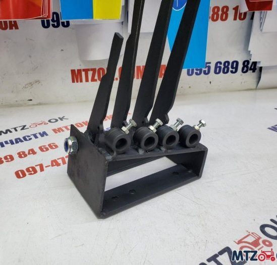 Блок рычагов управления гидравликой распределителя РЛ70 на 4 рычага Блок рычагов управления гидравликой распределителя РЛ70 на 4 рычага