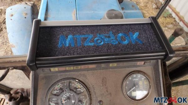 Полка панели кабины МТЗ УК (Беларус) пластиковая панель узкая Полка панели кабины МТЗ УК (Беларус) пластиковая панель узкая