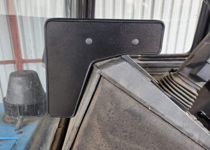 Полка панели кабины МТЗ УК (Беларус) пластиковая панель широкая,квадратная 1998-2017г Полка панели кабины МТЗ УК (Беларус) пластиковая панель широкая,квадратная 1998-2017г