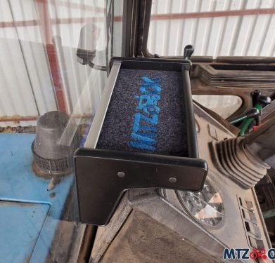 Полка панели кабины МТЗ УК (Беларус) пластиковая панель широкая,квадратная 1998-2017г Полка панели кабины МТЗ УК (Беларус) пластиковая панель широкая,квадратная 1998-2017г